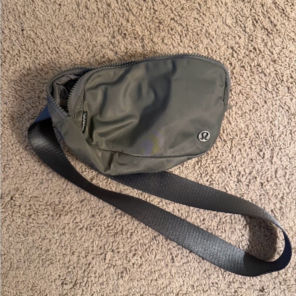 lululemon athletica Olive Sling Belt Bag with Black Strap